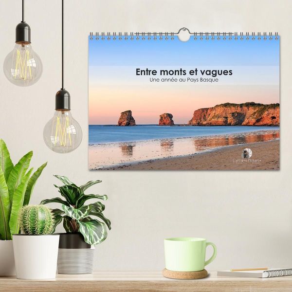 Produktbild: Entre monts et vagues - Une ann&eacute;e au Pays Basque (Calendrier mural 2027 DIN A4 vertical), CALVENDO calendrier mensuel