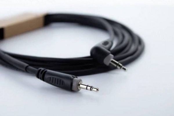 Produktbild: Cordial 14832 Klinke Audio Anschlusskabel [1x Klinkenstecker 3.5 mm - 1x Klinkenstecker 3.5 mm] 1.50 m Schwarz PVC-Mantel, verdrillt