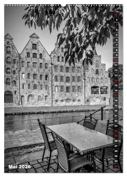 Produktbild: L&Uuml;BECK Monochrome Momente (hochwertiger Premium Wandkalender 2026 DIN A2 hoch), Kunstdruck in Hochglanz