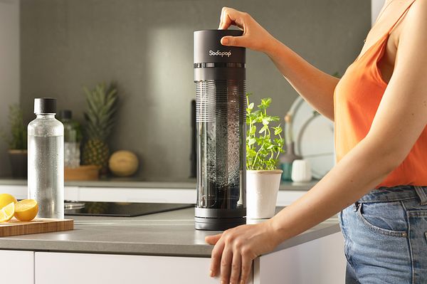 Produktbild: SODAPOP Wassersprudler Logan matt schwarz, 2x 850ml + 1x 600ml Glasflaschen + 1x CO&sup2; Zylinder