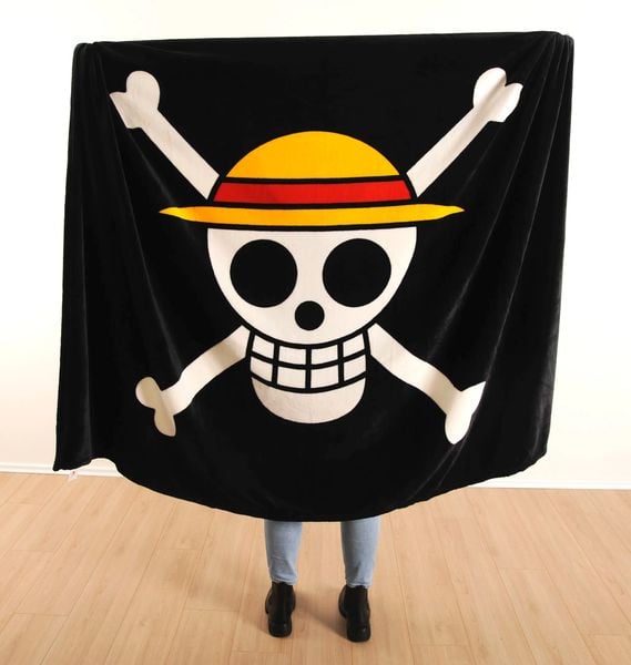 Produktbild: Herding 7664401036 - Flauschdecke One Piece, Totenkopf-Design, Skull, Polyester, 150x200 cm, Wolldecke