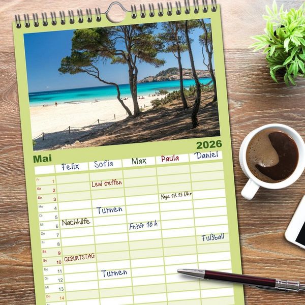 Produktbild: Familienplaner 2026 - Spanien - Balearen - Mallorca mit 5 Spalten (Wandkalender, 21 x 45 cm) CALVENDO