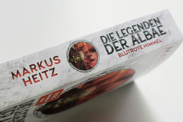 Produktbild: Die Legenden der Albae - Blutrote Himmel
