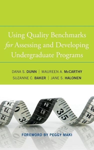 Produktbild: Using Quality Benchmarks for Assessing and Developing Undergraduate Programs