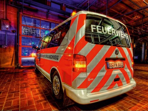Produktbild: CALVENDO Puzzle Ein Motiv aus dem Kalender Feuerwehr Braunschweig | 1000 Teile Lege-Gr&ouml;&szlig;e 64x48cm Foto-Puzzle f&uuml;r gl&uuml;ckliche Stunden