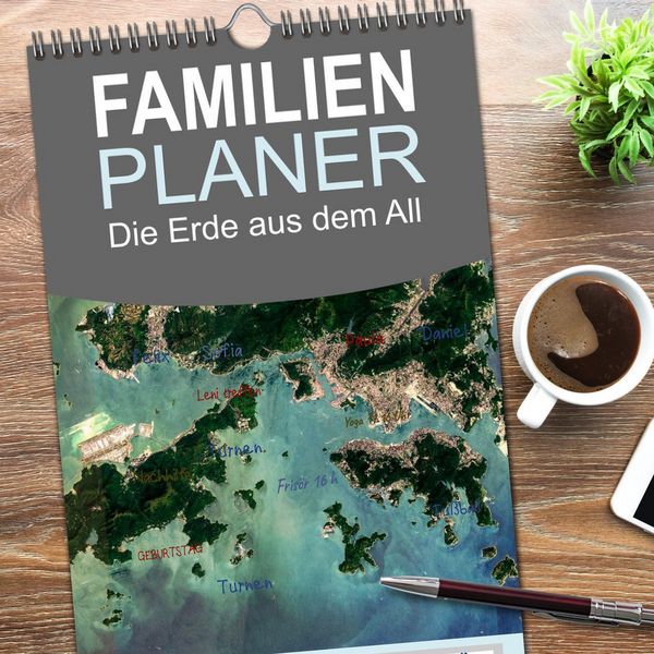 Produktbild: Familienplaner 2026 - Die Erde aus dem All mit 5 Spalten (Wandkalender, 21 x 45 cm) CALVENDO