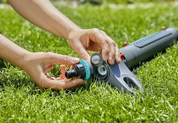 Produktbild: GARDENA 18710-20 AquaZoom S Viereckregner 9 - 150 m&sup2;