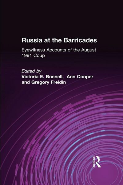 Produktbild: Russia at the Barricades