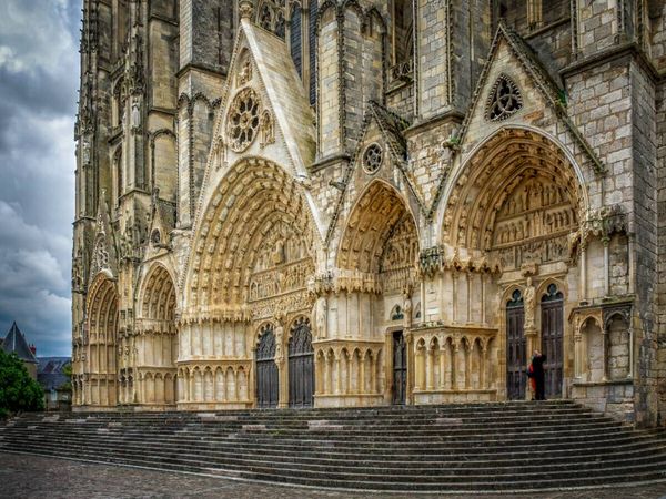 Produktbild: CALVENDO Puzzle Cher: Die Katedral von Bourges | 1000 Teile Lege-Gr&ouml;&szlig;e 64x48cm Foto-Puzzle f&uuml;r gl&uuml;ckliche Stunden