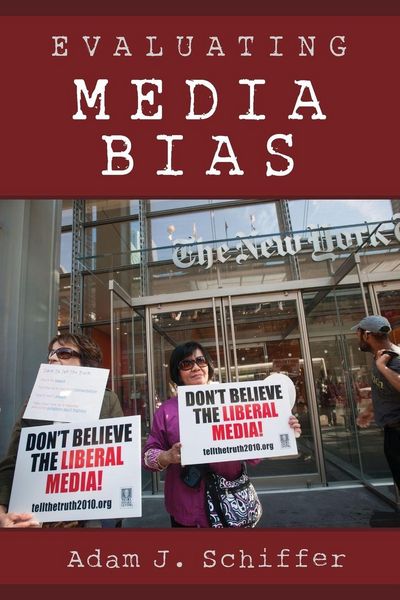 Produktbild: Evaluating Media Bias