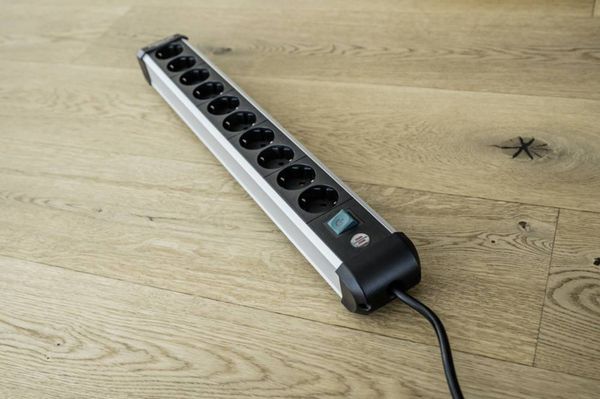 Produktbild: Brennenstuhl 1391030000 Steckdosenleiste mit Schalter Silber, Schwarz Schutzkontakt 1St.