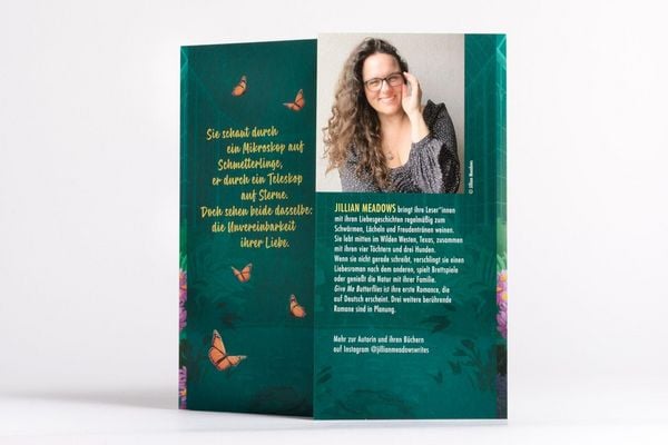 Produktbild: Give Me Butterflies. Sie erforscht Schmetterlinge, er die Sterne. F&uuml;r ihre Anziehung gibt es keine wissenschaftliche Erkl&auml;rung