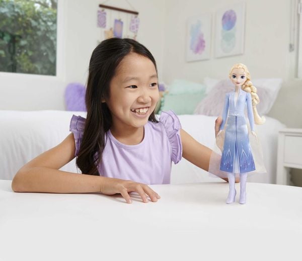 Produktbild: Disney Die Eiskönigin Spielzeug, Elsa-Modepuppe mit Accessoires