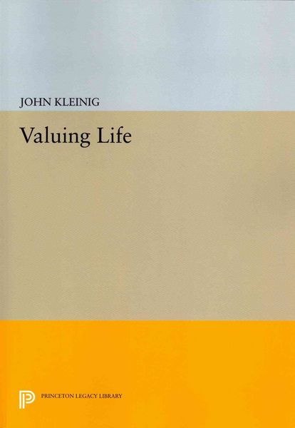 Produktbild: Valuing Life