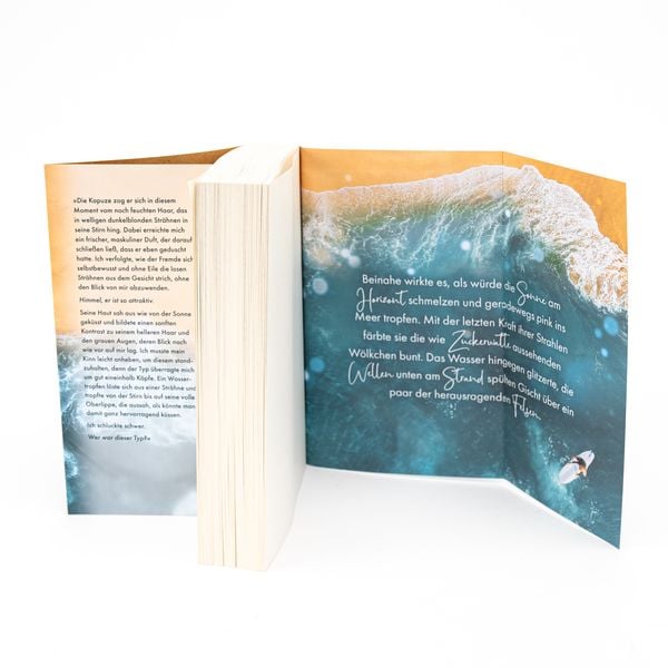 Produktbild: Between Waves and Whispers