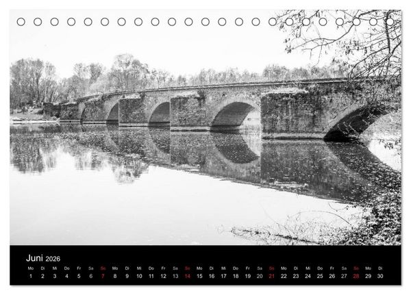 Produktbild: Architektur in Schwarz-Wei&szlig; (Tischkalender 2026 DIN A5 quer), CALVENDO Monatskalender