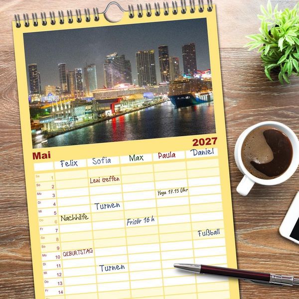 Produktbild: Familienplaner 2027 - Kunterbuntes Miami mit 5 Spalten (Wandkalender, 21 x 45 cm) CALVENDO