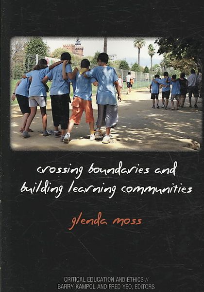 Produktbild: Crossing Boundaries and Building Learning Communities