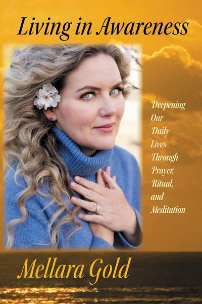 Produktbild: Living in Awareness