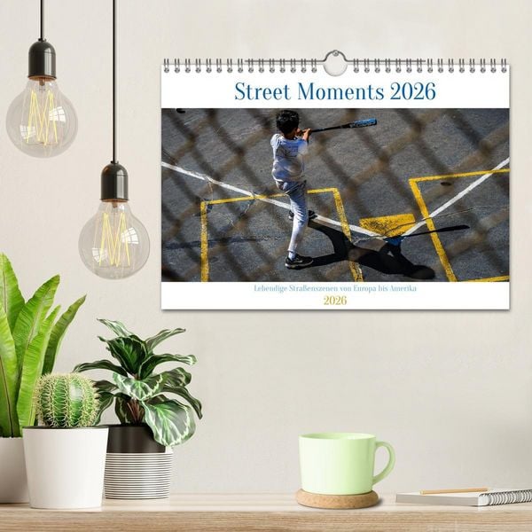 Produktbild: Street Moments (Wandkalender 2026 DIN A4 quer), CALVENDO Monatskalender