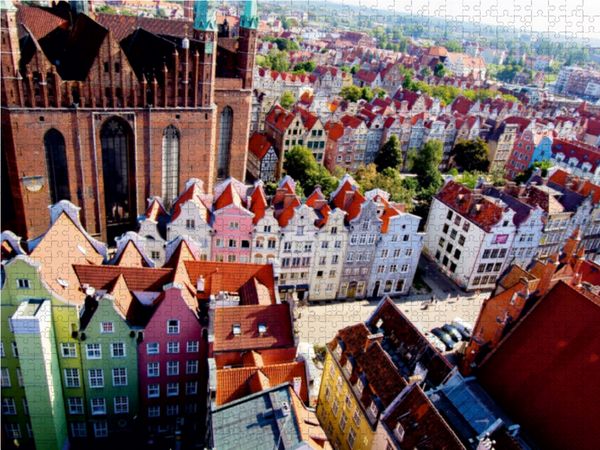 Produktbild: CALVENDO Puzzle Danzig - links ein Teil der Marienkirche 1343-1502, rechts die H&auml;user-R&uuml;ckfront der Frauengasse 1000 Teile Lege-Gr&ouml;&szlig;e 64 x 48 cm Foto-Puzzle Bild von Paul Michalzik