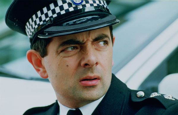 Produktbild: Inspektor Fowler - H&auml;rter als die Polizei erlaubt (The Thin Blue Line) / Die komplette 14-teilige Kulterie mit Rowan Atkinson (bekannt als &bdquo;Mr. Bean&ldquo;) (Pidax Serien-Klassiker) [2 DVDs]