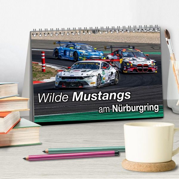 Produktbild: Wilde Mustangs am N&uuml;rburgring (Tischkalender 2026 DIN A5 quer), CALVENDO Monatskalender