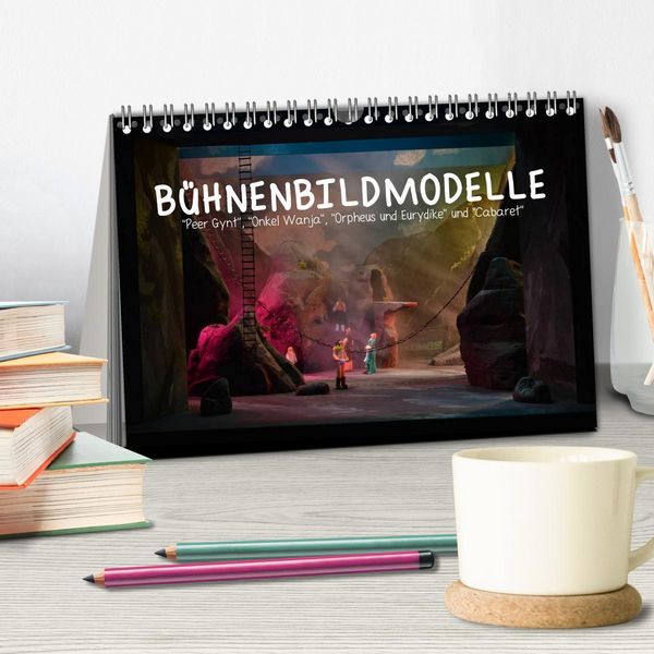 Produktbild: B&uuml;hnenbildmodelle (Tischkalender 2026 DIN A5 quer), CALVENDO Monatskalender