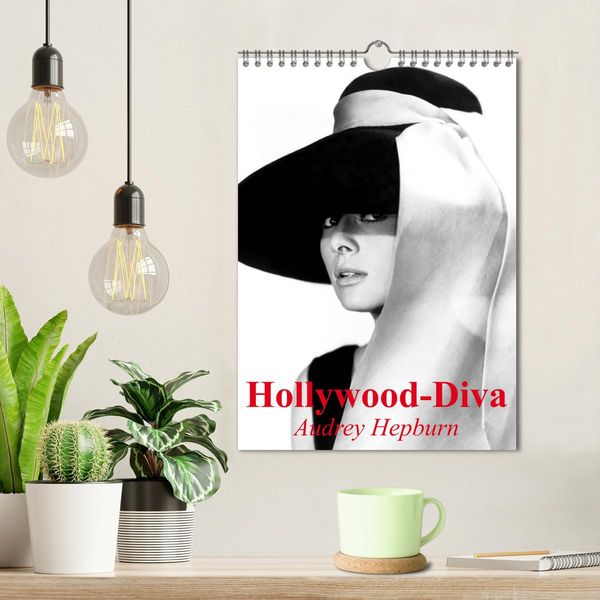Produktbild: Hollywood-Diva - Audrey Hepburn (Wandkalender 2026 DIN A4 hoch), CALVENDO Monatskalender