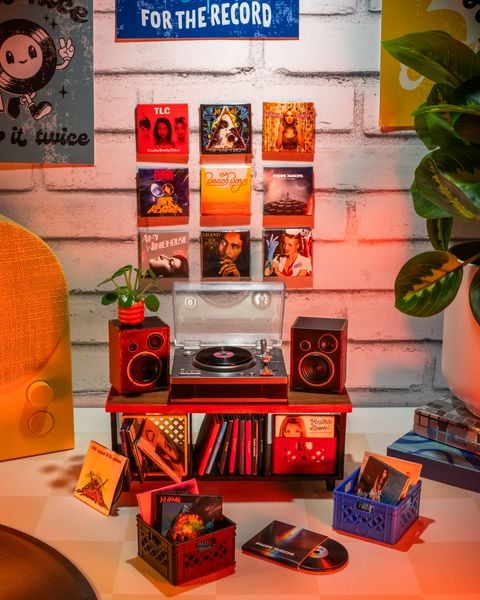 Produktbild: MGA's Miniverse - Real Music Record Players in PDQ Tray