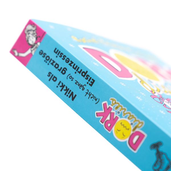 Produktbild: DORK Diaries, Band 4: Nikki als (nicht ganz so) grazi&ouml;se Eisprinzessin
