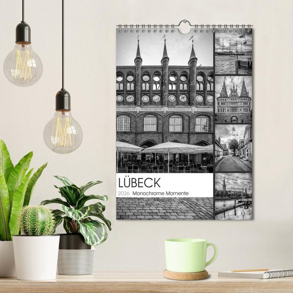 Produktbild: L&Uuml;BECK Monochrome Momente (Wandkalender 2026 DIN A4 hoch), CALVENDO Monatskalender