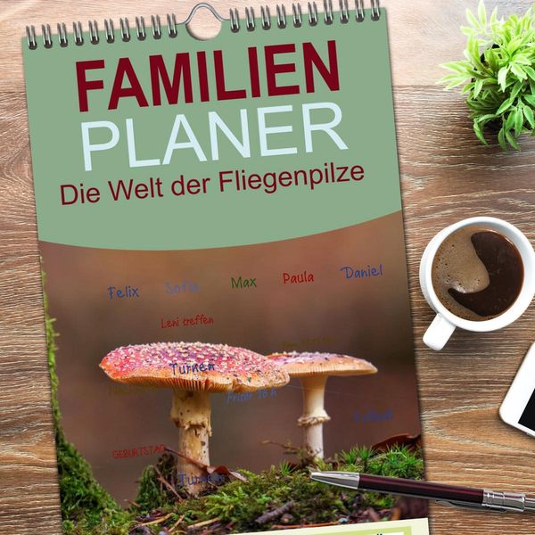 Produktbild: Familienplaner 2026 - Die Welt der Fliegenpilze mit 5 Spalten (Wandkalender, 21 x 45 cm) CALVENDO