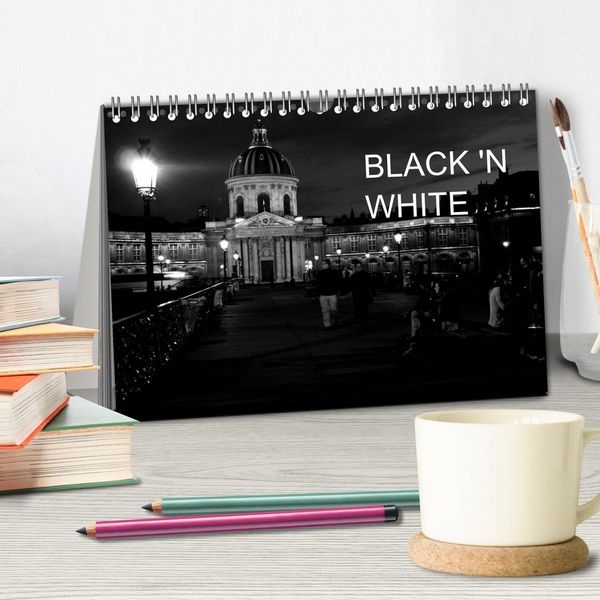 Produktbild: BLACK 'N WHITE (Tischkalender 2026 DIN A5 quer), CALVENDO Monatskalender