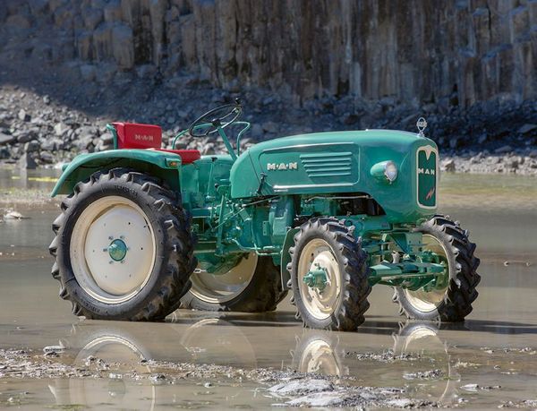 Produktbild: Traktor Klassiker 2027 &ndash; Eintragkalender