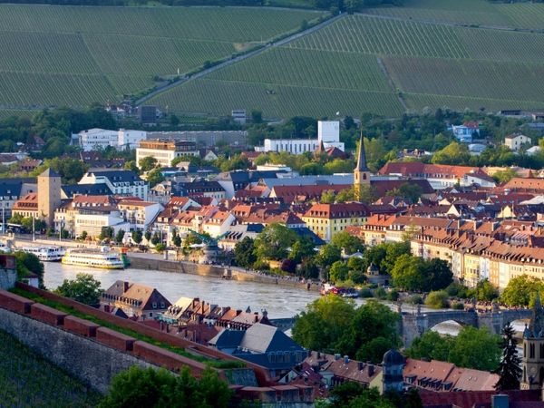 Produktbild: CALVENDO Puzzle W&uuml;rzburg | 1000 Teile Lege-Gr&ouml;&szlig;e 64x48cm Foto-Puzzle f&uuml;r gl&uuml;ckliche Stunden
