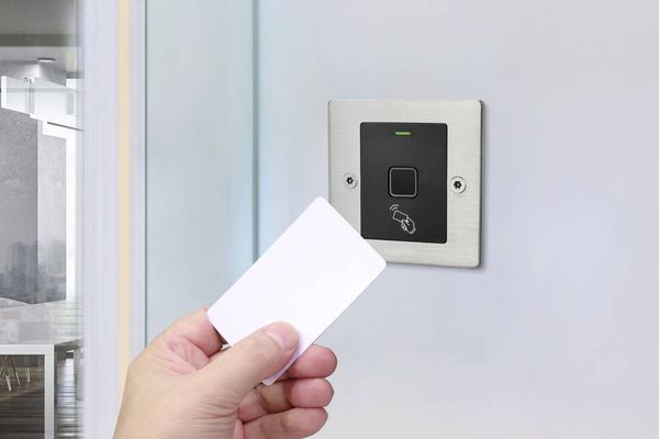 Produktbild: Sygonix SY-6097868 Fingerprint/RFID Zugangssystem Unterputz 12 V/DC, 18 V/DC IP66