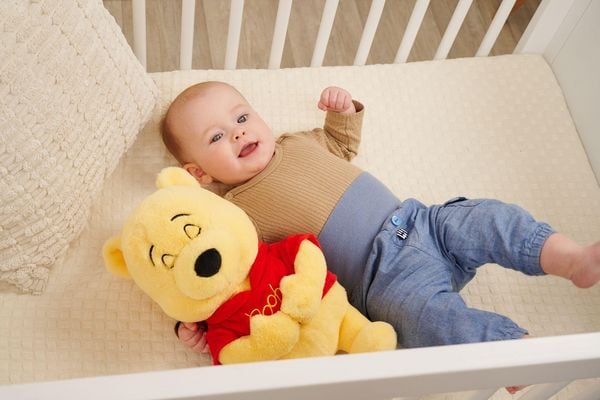 Produktbild: Disney Schlafender Winnie Puuh, 31cm