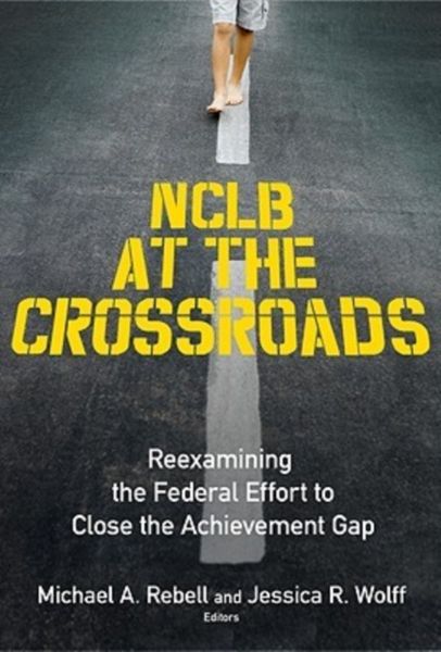 Produktbild: NCLB at the Crossroads