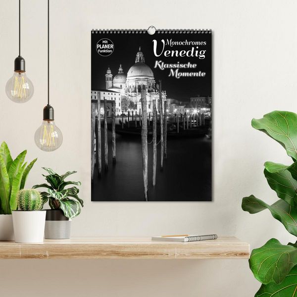 Produktbild: MONOCHROMES VENEDIG Klassische Momente (Wandkalender 2026 DIN A3 hoch), CALVENDO Monatskalender