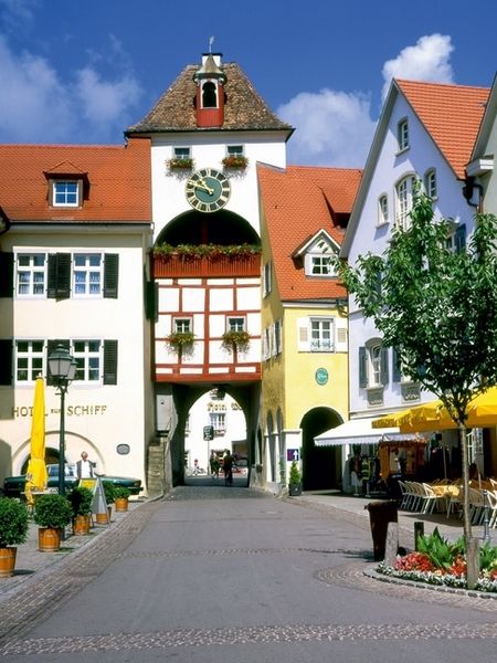 Produktbild: CALVENDO Puzzle Stadttor in der Unterstadt Meersburg | 1000 Teile Lege-Gr&ouml;&szlig;e 64x48cm Foto-Puzzle f&uuml;r gl&uuml;ckliche Stunden