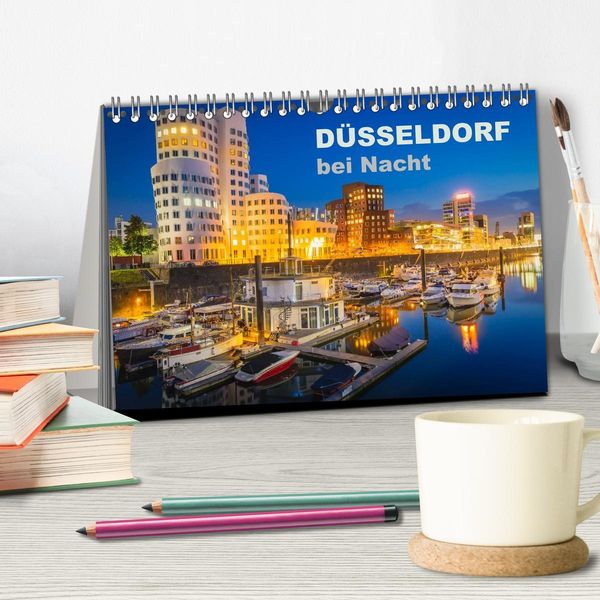 Produktbild: D&uuml;sseldorf bei Nacht (Tischkalender 2026 DIN A5 quer), CALVENDO Monatskalender
