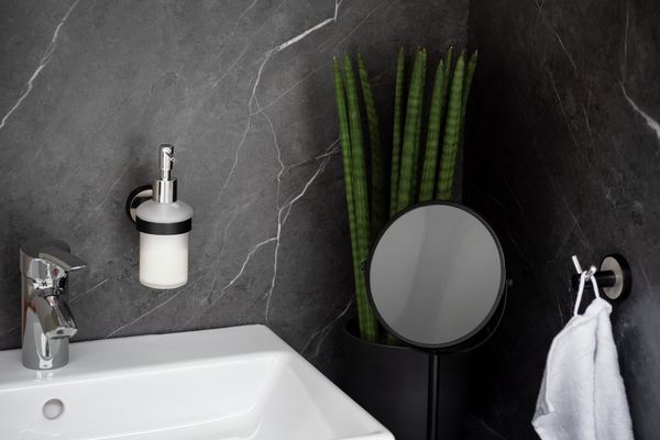Produktbild: UV-Loc&reg; Seifenspender Mod. Udine, Befestigen ohne Bohren mit innovativem Klebesystem