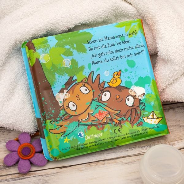 Die kleine Eule badet