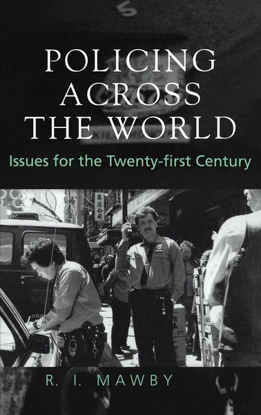 Produktbild: Policing Across the World