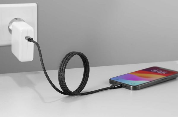 Produktbild: Renkforce USB-Kabel USB 2.0 USB-C&reg; Stecker, USB-C&reg; Stecker 1.00 m Schwarz mit magnetischer Aufwicklung, Stoff-Ummantelung RF-6437920