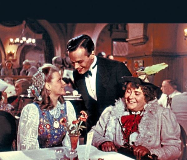 Produktbild: Die schönsten UFA - Klassiker in Farbe [4 DVDs]