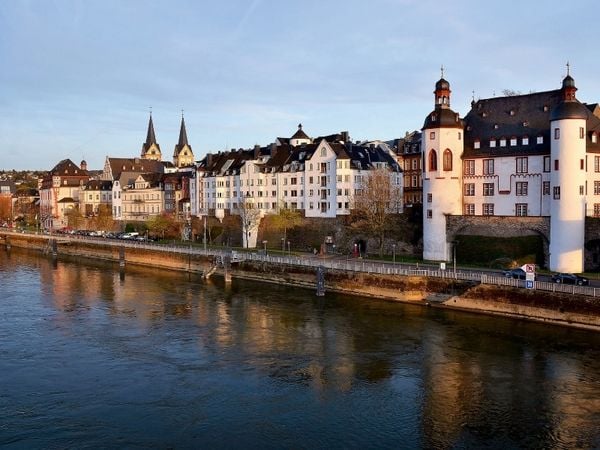 Produktbild: CALVENDO Puzzle Koblenz - Das Altstadtufer im warmen Abendlicht. | 1000 Teile Lege-Gr&ouml;&szlig;e 64x48cm Foto-Puzzle f&uuml;r gl&uuml;ckliche Stunden