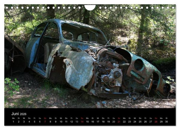 Produktbild: Schrottautos im Kyrk&ouml; Mosse (Wandkalender 2026 DIN A4 quer), CALVENDO Monatskalender