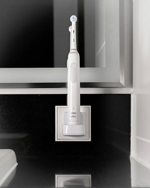 Produktbild: Proofvision TB Charge for Oral-B / Braun (ausgenommen iO & Pulsonic Serie) Ladeger&auml;t f&uuml;r elektrische Zahnb&uuml;rste 1 St. Wei&szlig;